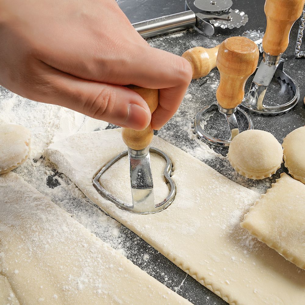 Dumpling Maker Kit Set for Ravioli Pierogi Empanadas Calzones 15 Pcs